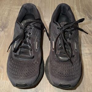 Brooks Men's Dark Gray Athletic Shoes size 11